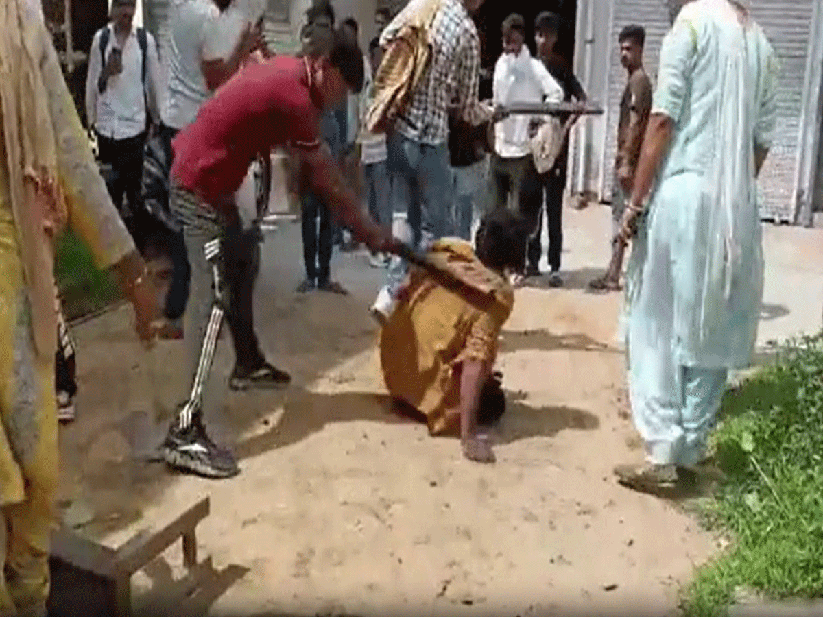 Charkhi Dadri Mob lynching Case: गाय का मांस बताकर कर दी मुस्लिम युवक की हत्या; जांच में मिला भैंस का मांस Charkhi Dadri Mob lynching Case: गाय का मांस बताकर कर दी मुस्लिम युवक की हत्या; जांच में मिला भैंस का मांस
