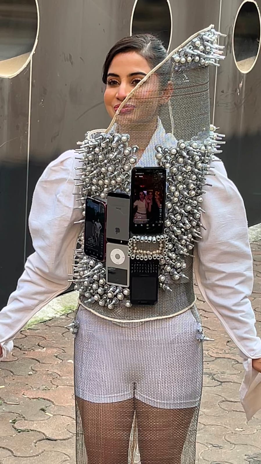 ऐसे पूरा किया लुक