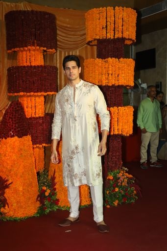 कियारा आडवाणी के बिना पहुंचे सिद्धार्थ मल्होत्रा