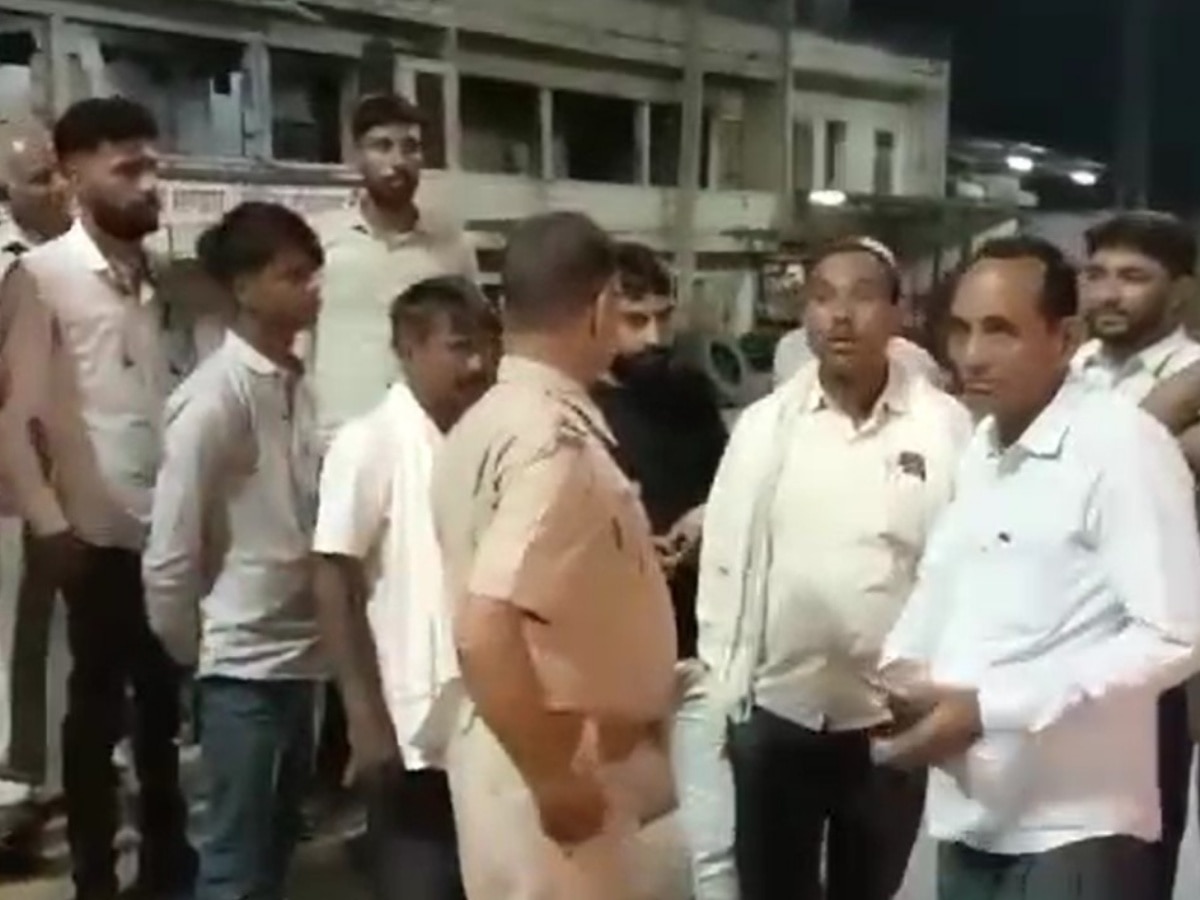 Sikar News: लोसल के बस स्टैंड पर दुकानदार के साथ हुई घटना, चलती गाड़ी से चाबी ले उड़े चोर