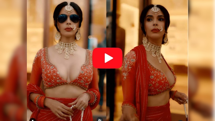 Viral Video: ऑरेंज साड़ी में मल्लिका शेरावत ने दिखाई अदाएं; गाने ने जीता लोगों का दिल