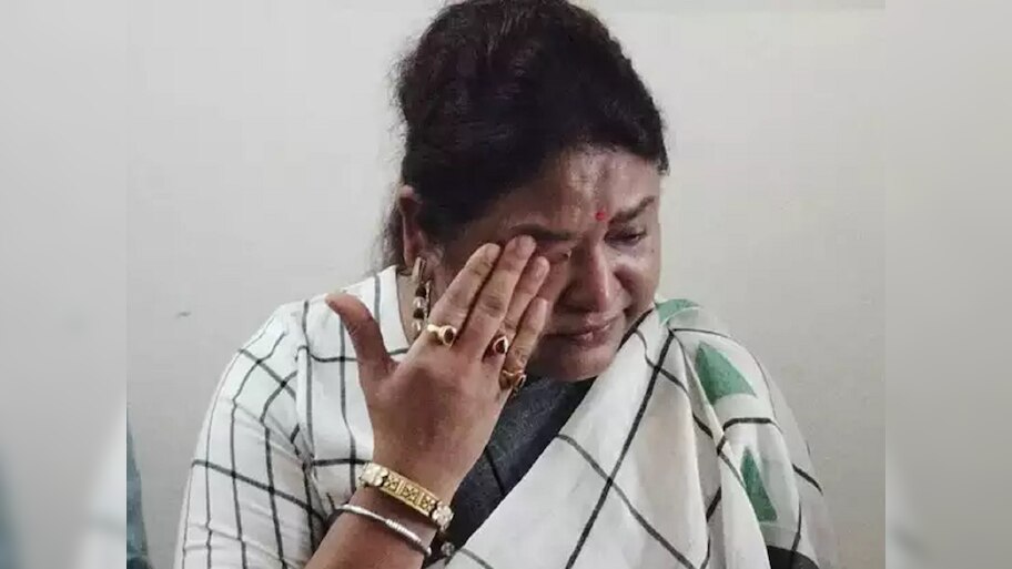 'मेरे पति जीवित नहीं, इसलिए अंसारी ने...', मंत्री इरफान के बयान पर रो पड़ीं हेमंत सोरेन की भाभी! 