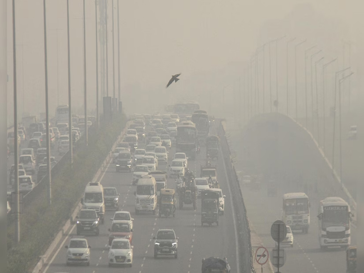 Delhi Air Quality: दिवाली से पहले कैसी है दिल्ली की एयर क्वालिटी; बदतर हैं हालात Delhi Air Quality: दिवाली से पहले कैसी है दिल्ली की एयर क्वालिटी; बदतर हैं हालात