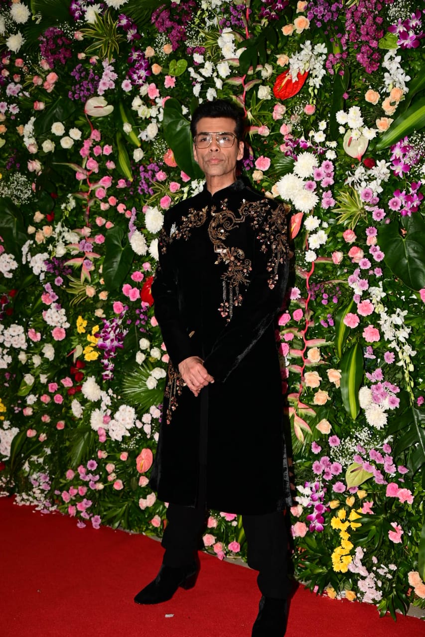 राशि खन्ना से नुसरत भरूचा तक.. एकता कपूर की दिवाली पार्टी सजी सितारों की महफिल; टीवी से लेकर बॉलीवुड सेलेब्स ने की धमाकेदार एंट्री 35 ब्लैक आउटफिट में पहुंचे करण जौहर