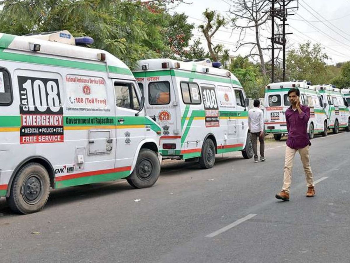 Ambulance Employee Protest: ୩୦ରୁ ୧୦୮ ଆମ୍ବୁଲାନ୍ସ ଆନ୍ଦୋଳନ Ambulance Employee Protest: ୩୦ରୁ ୧୦୮ ଆମ୍ବୁଲାନ୍ସ ଆନ୍ଦୋଳନ
