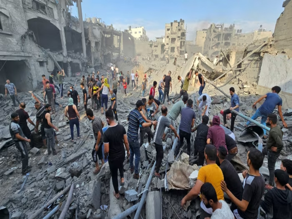 Israel Strike: गाजा में बिल्डिंग पर इजराइली स्ट्राइक, 60 लोगों की मौत, 17 लापता Israel Strike: गाजा में बिल्डिंग पर इजराइली स्ट्राइक, 60 लोगों की मौत, 17 लापता
