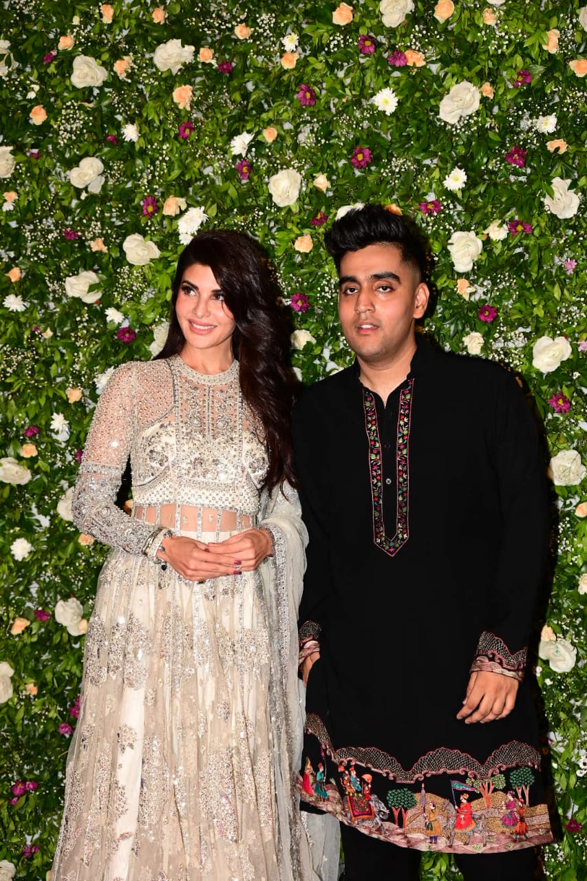 व्हाइट लहंगे में जैकलीन