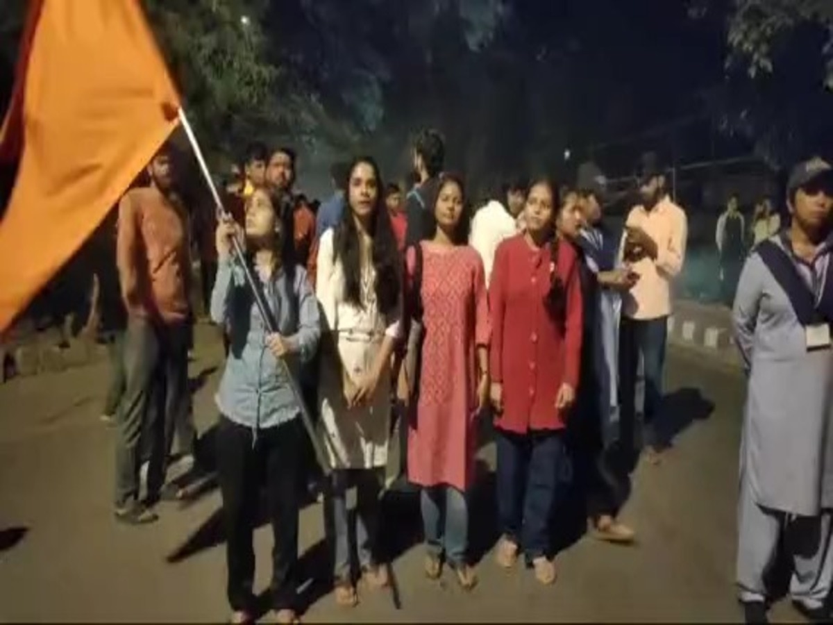 JNU: दिवाली से पहले फिर सुलगा JNU, प्रभु श्रीराम और नजीब पर कमेंट से हो गया बखेड़ा 