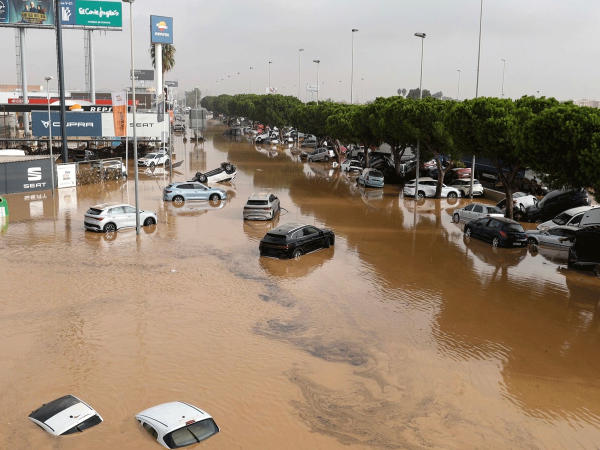  Spain Floods: स्पेन में बाढ़ की तबाही, अब तक 95 लोगों की मौत; रेस्क्यू में जुटी सेना 