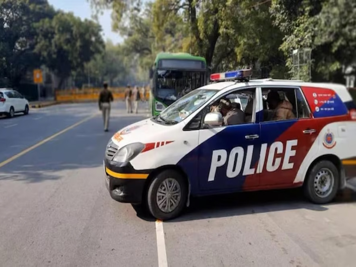 Delhi News: इरशाद और उसके साथी की 4 नाबालिगों ने की थी हत्या, पुलिस ने किया गिरफ्तार Delhi News: इरशाद और उसके साथी की 4 नाबालिगों ने की थी हत्या, पुलिस ने किया गिरफ्तार