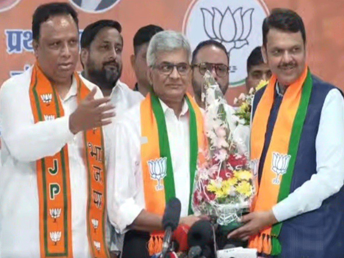 मुंबई चुनाव: कांग्रेस को बड़ा झटका, रवि राजा ने 44 साल बाद पार्टी से तोड़ा नाता; BJP हुए में शामिल मुंबई चुनाव: कांग्रेस को बड़ा झटका, रवि राजा ने 44 साल बाद पार्टी से तोड़ा नाता; BJP हुए में शामिल
