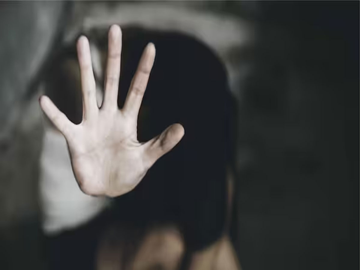 Bihar News: नाबालिग चाचा ने रिश्ते को किया शर्मसार, 6 साल की भतीजी से किया रेप Bihar News: नाबालिग चाचा ने रिश्ते को किया शर्मसार, 6 साल की भतीजी से किया रेप