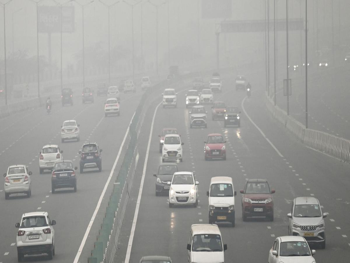 Delhi Pollution: दिवाली के बाद बदतर हुई दिल्ली की हवा, जानें किस इलाके में कितना AQI Delhi Pollution: दिवाली के बाद बदतर हुई दिल्ली की हवा, जानें किस इलाके में कितना AQI