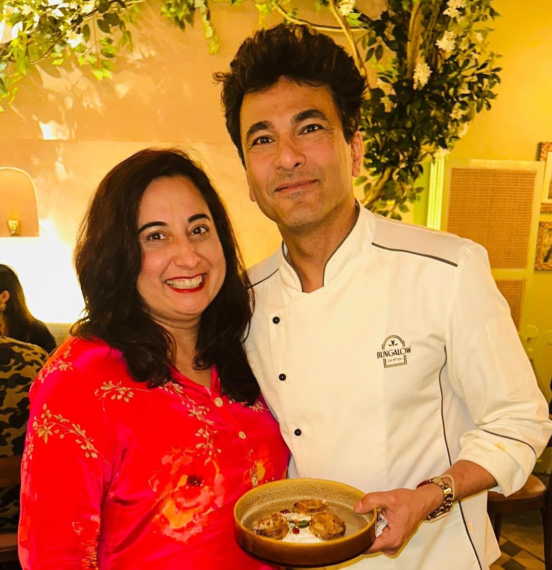 लंदन में धोए बर्तन