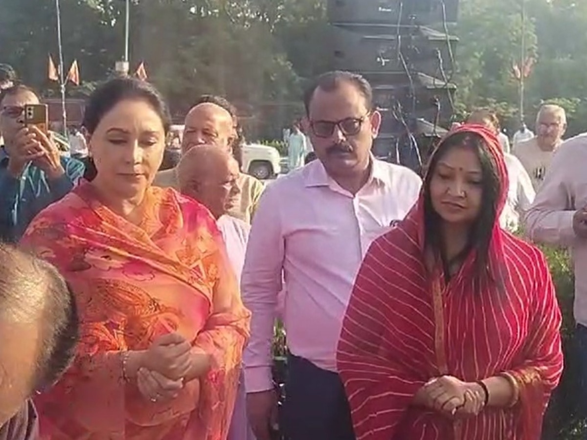 Jaipur News: सवाई जयसिंह द्वितीय की 337वीं जयंती, डिप्टी सीएम दिया कुमारी ने पुष्पांजलि की अर्पित Jaipur News: सवाई जयसिंह द्वितीय की 337वीं जयंती, डिप्टी सीएम दिया कुमारी ने पुष्पांजलि की अर्पित