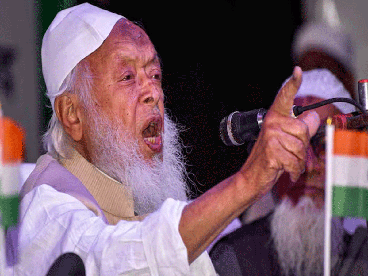 "बुलडोजर कार्रवाई में 95 फीसदी मकान मुसलमानों के तोड़े गए हैं"; मौलाना मदनी का सरकार पर निशाना "बुलडोजर कार्रवाई में 95 फीसदी मकान मुसलमानों के तोड़े गए हैं"; मौलाना मदनी का सरकार पर निशाना
