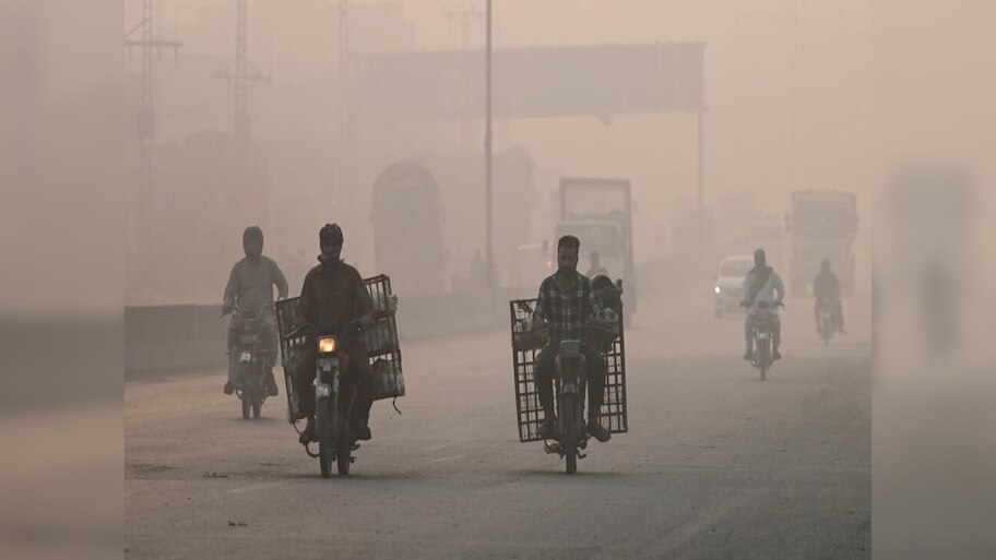 AQI: सही में गैस चैंबर बना पाकिस्तान का लाहौर, 1900 पहुंचा एक्यूआई