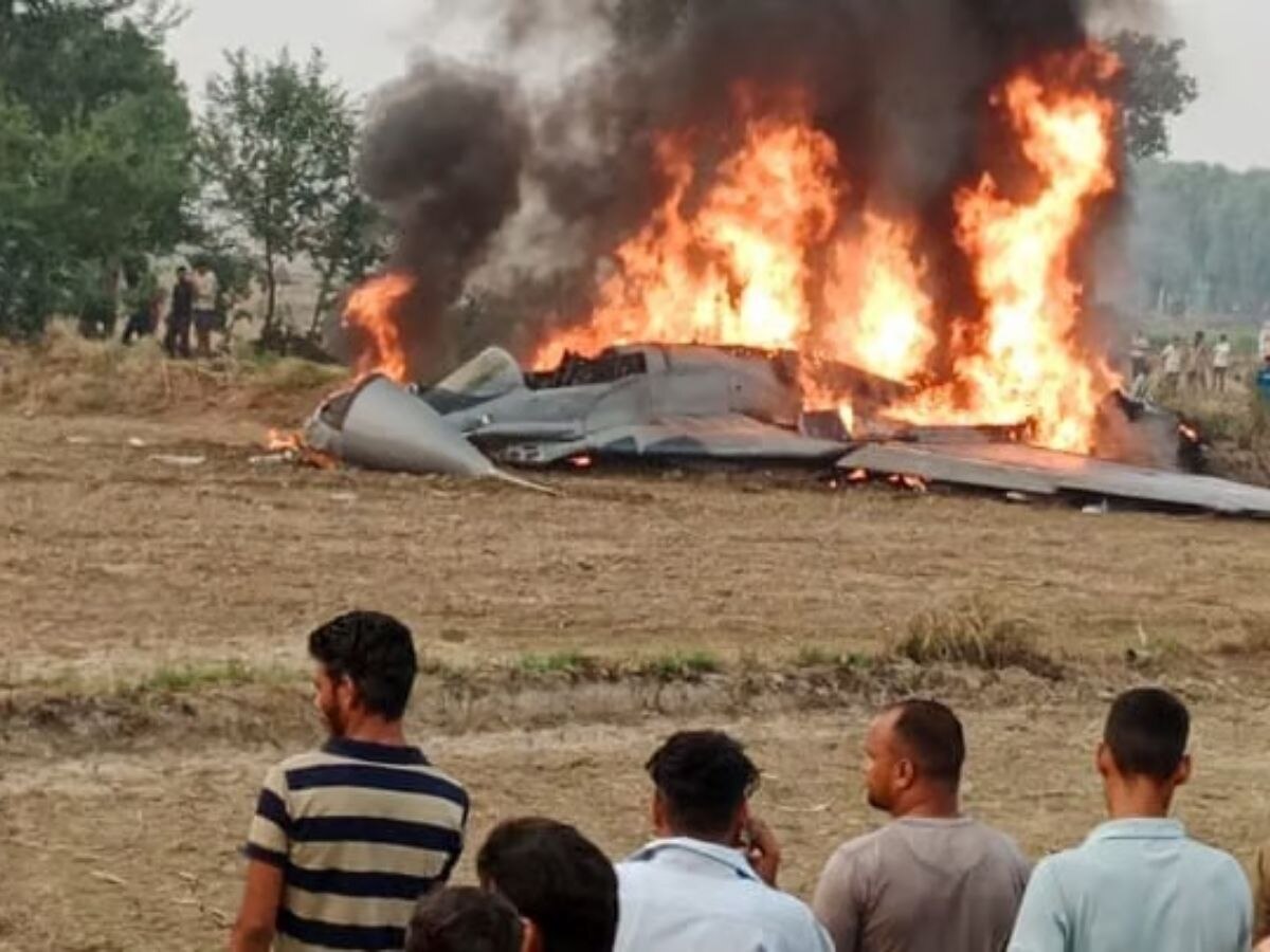 ବାୟୁସେନା MiG-29 ଯୁଦ୍ଧ ବିମାନ ଦୁର୍ଘଟଣାଗ୍ରସ୍ତ, ଆଗ୍ରାରେ ପଡ଼ିବା ପରେ ଲାଗିଲା ନିଆଁ