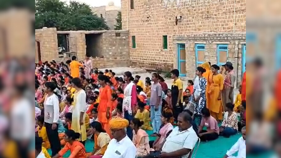 Jaisalmer News: जैसलमेर जिले के बडोड़ा गांव में श्री क्षत्रिय युवक संघ द्वारा बालिका प्रशिक्षण शिविर लगाया गया