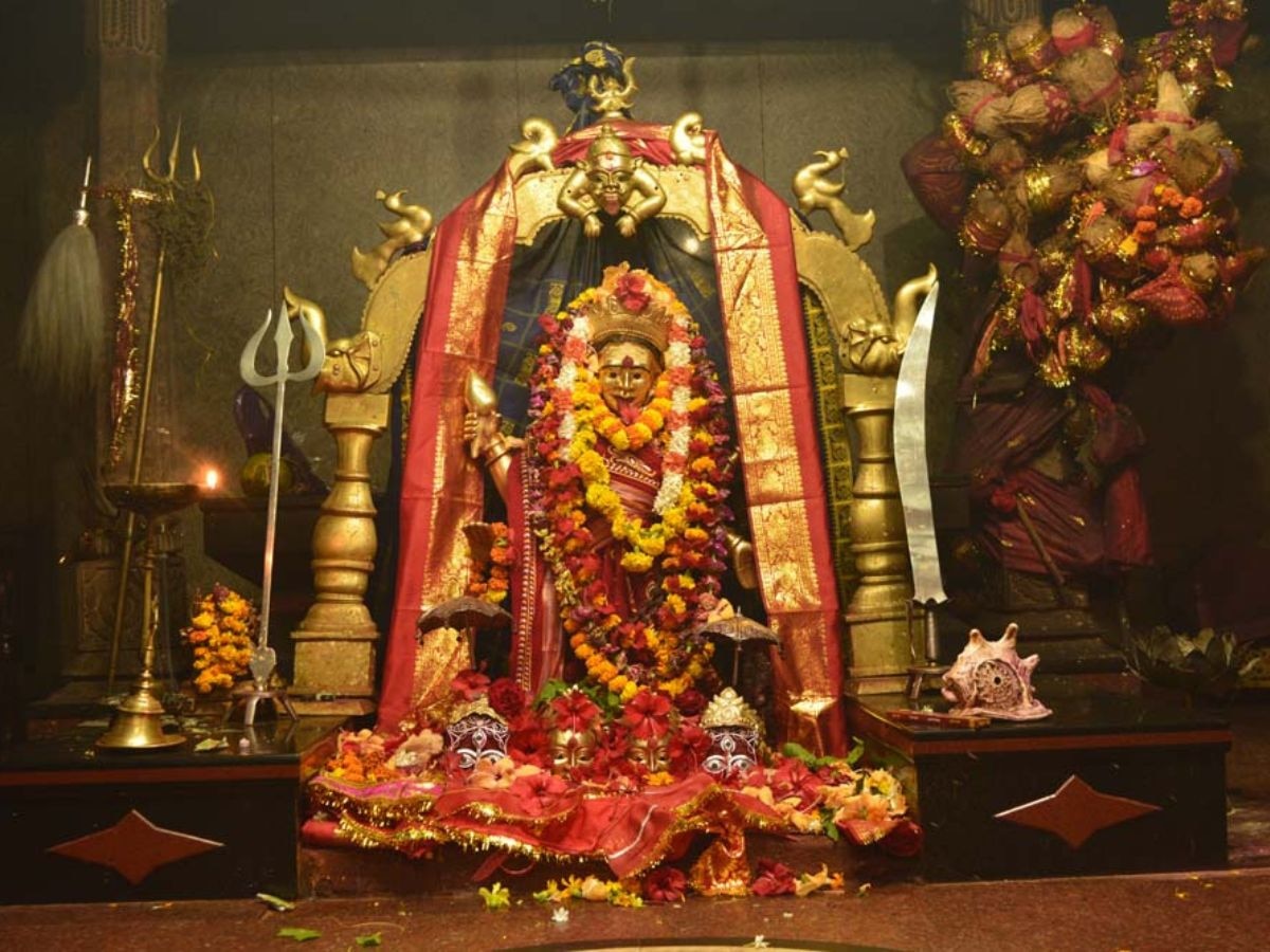 Odisha News: ତାରାତାରିଣୀ ମନ୍ଦିରରୁ ଚୋରି: ମା’ଙ୍କ ମୁକୁଟ, ଛତ୍ରୀ ନେଇ ପଳାଇଲେ