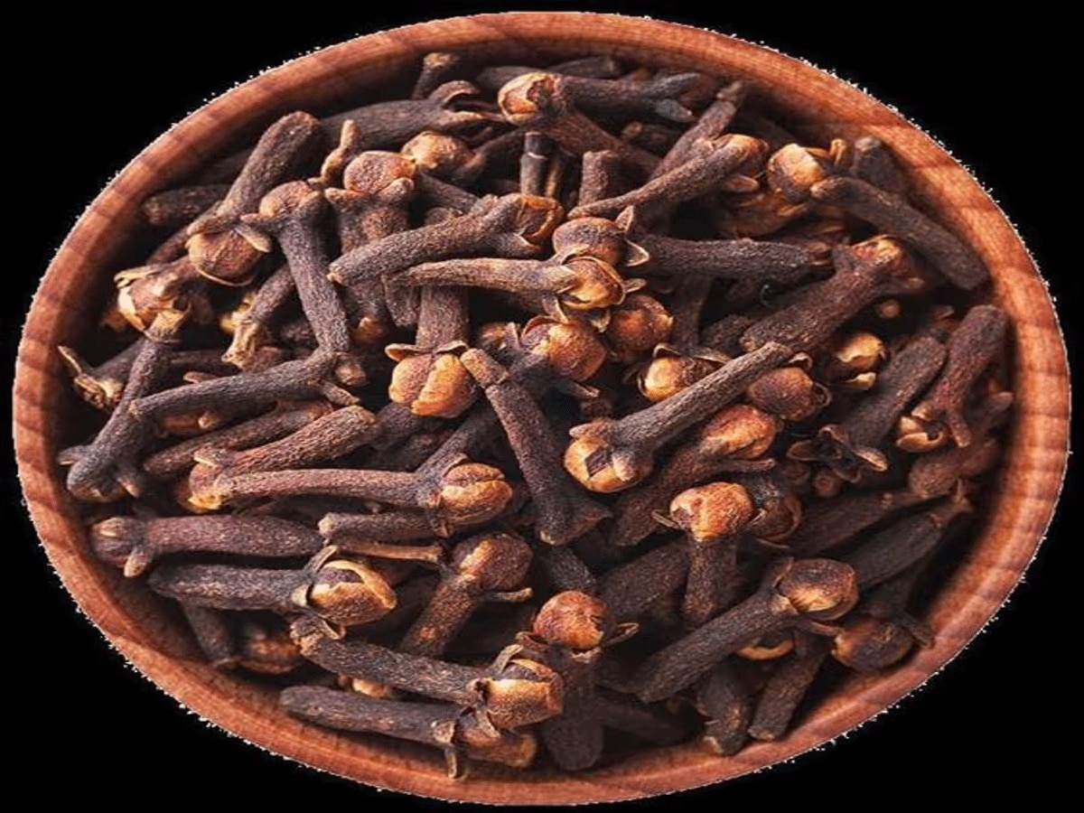 Dharm News laung benefits clove remedies or upay bad times of life will end