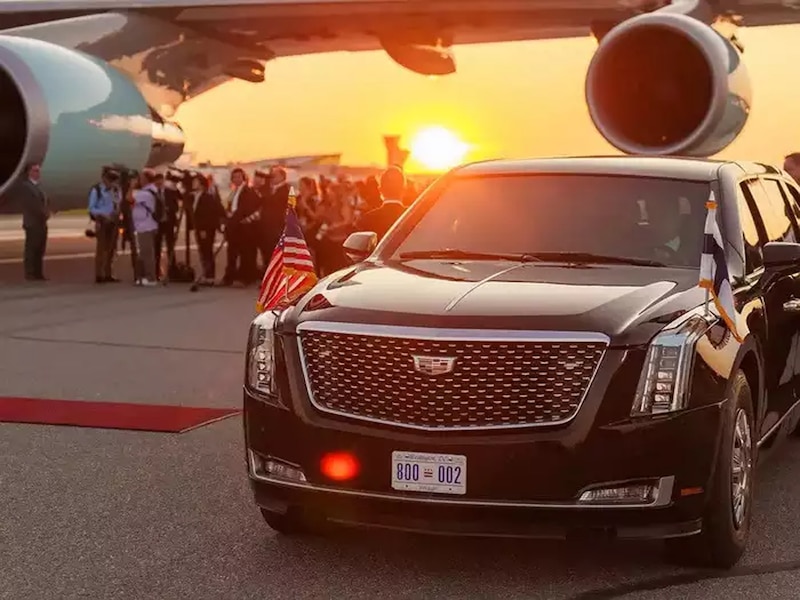 US President Limousine The Beast Air Force One Features and Security ...