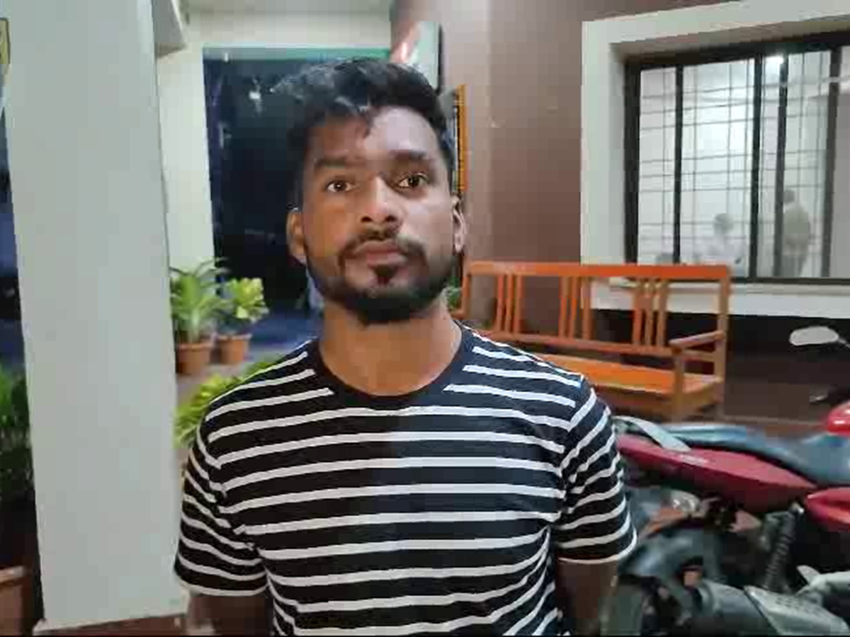 पुलिस ने आरोपी को गिरफ्तार किया पुलिस ने आरोपी को गिरफ्तार किया