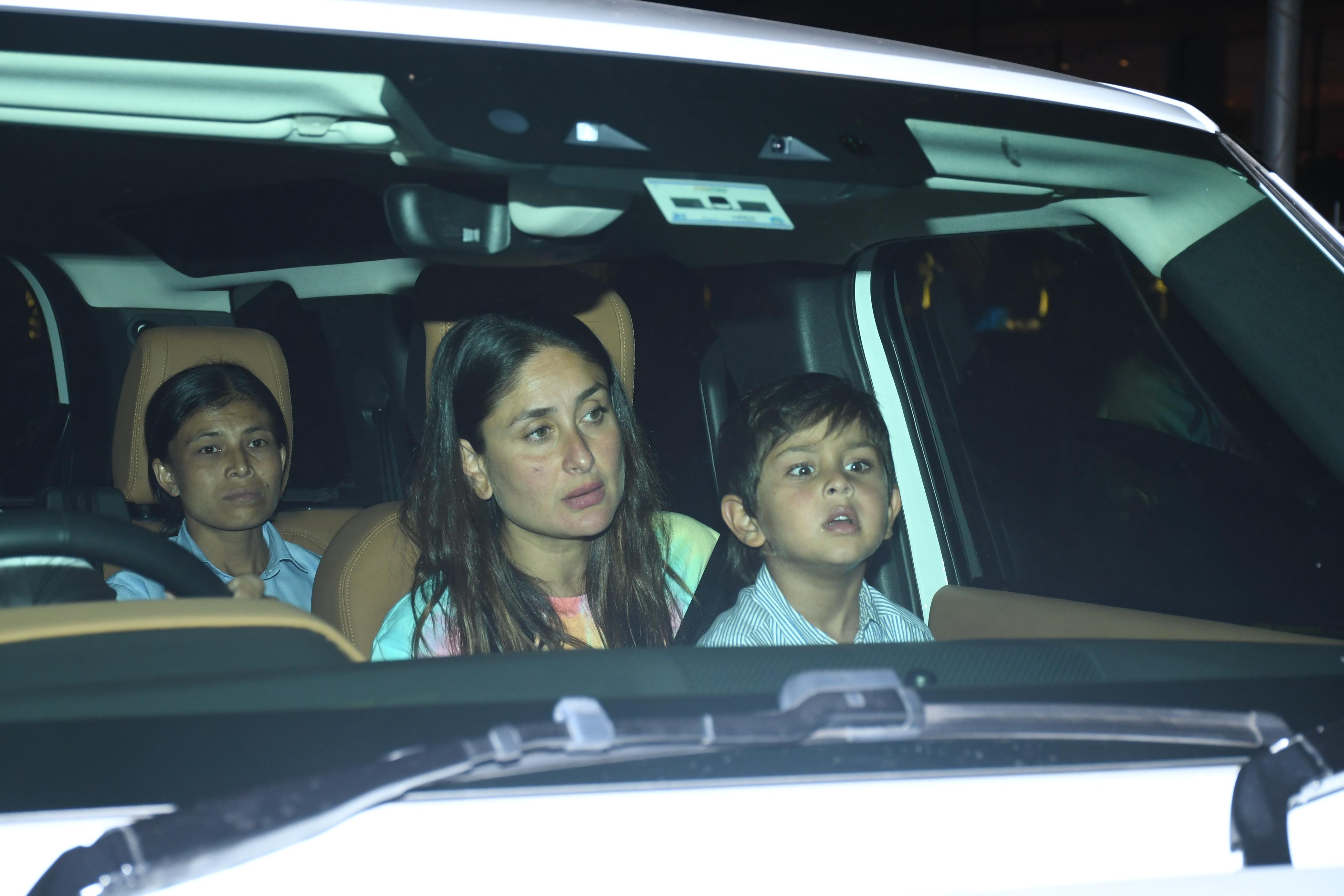 बेटे जेह के साथ पहुंचीं करीना कपूर