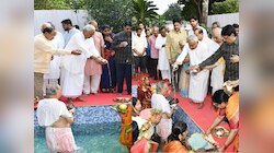 बिहार में महापर्व छठ की धूम, मुख्यमंत्री नीतीश कुमार ने भगवान भास्कर को दिया अर्घ्य