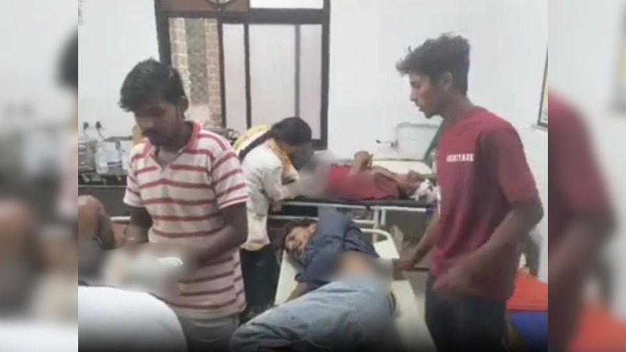 Dungarpur News: पिकअप और इको कार की जोरदार भिड़ंत, हादसे में 11 भाजपा कार्यकर्ता हुए घायल