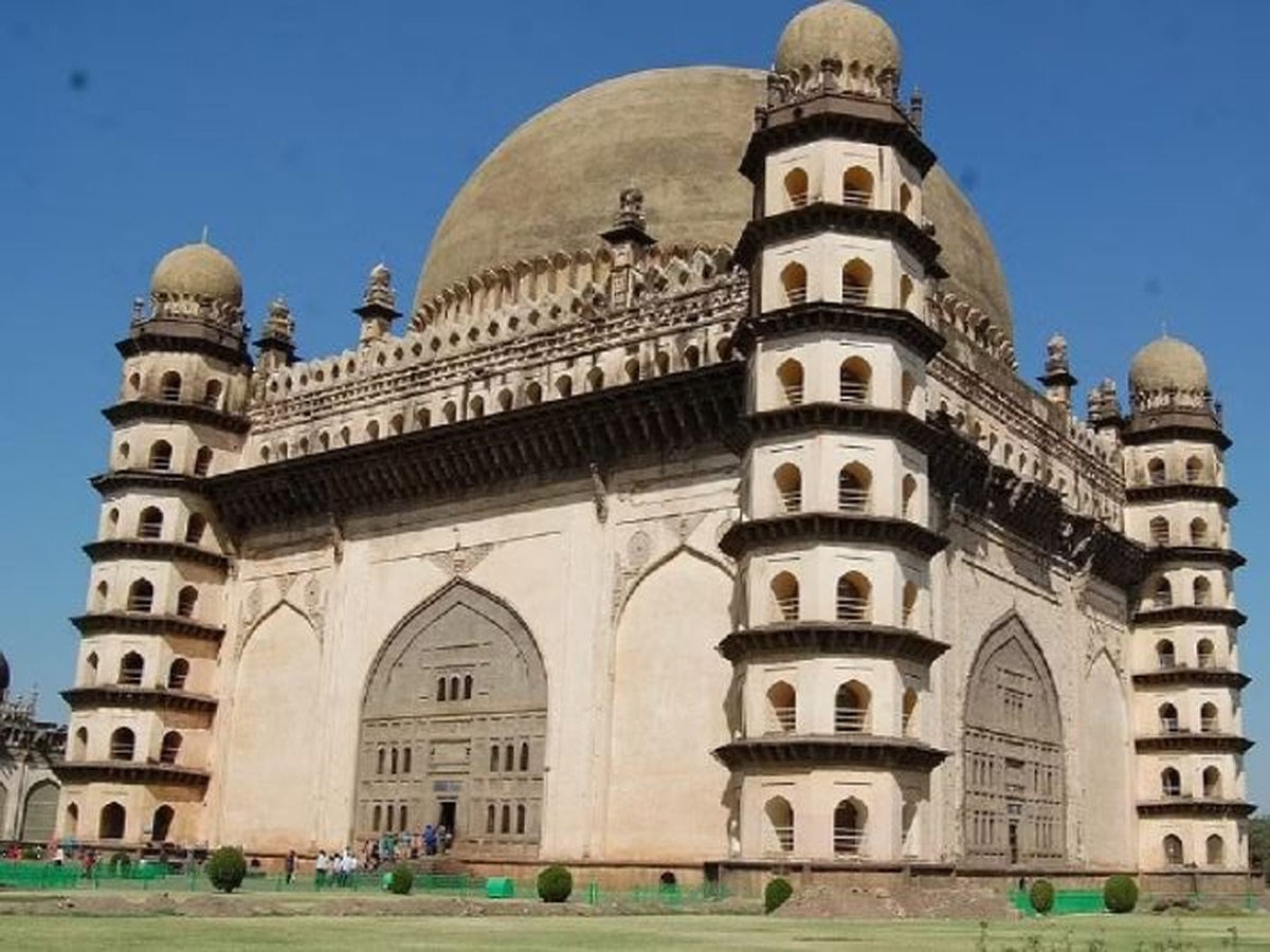 Bidar Fort: बीदर किले पर वक्फ का दावा.. हिंदू संगठनों में नाराजगी, वक्फ बोर्ड के बढ़ते 'लैंड क्लेम' पर उठा सवाल