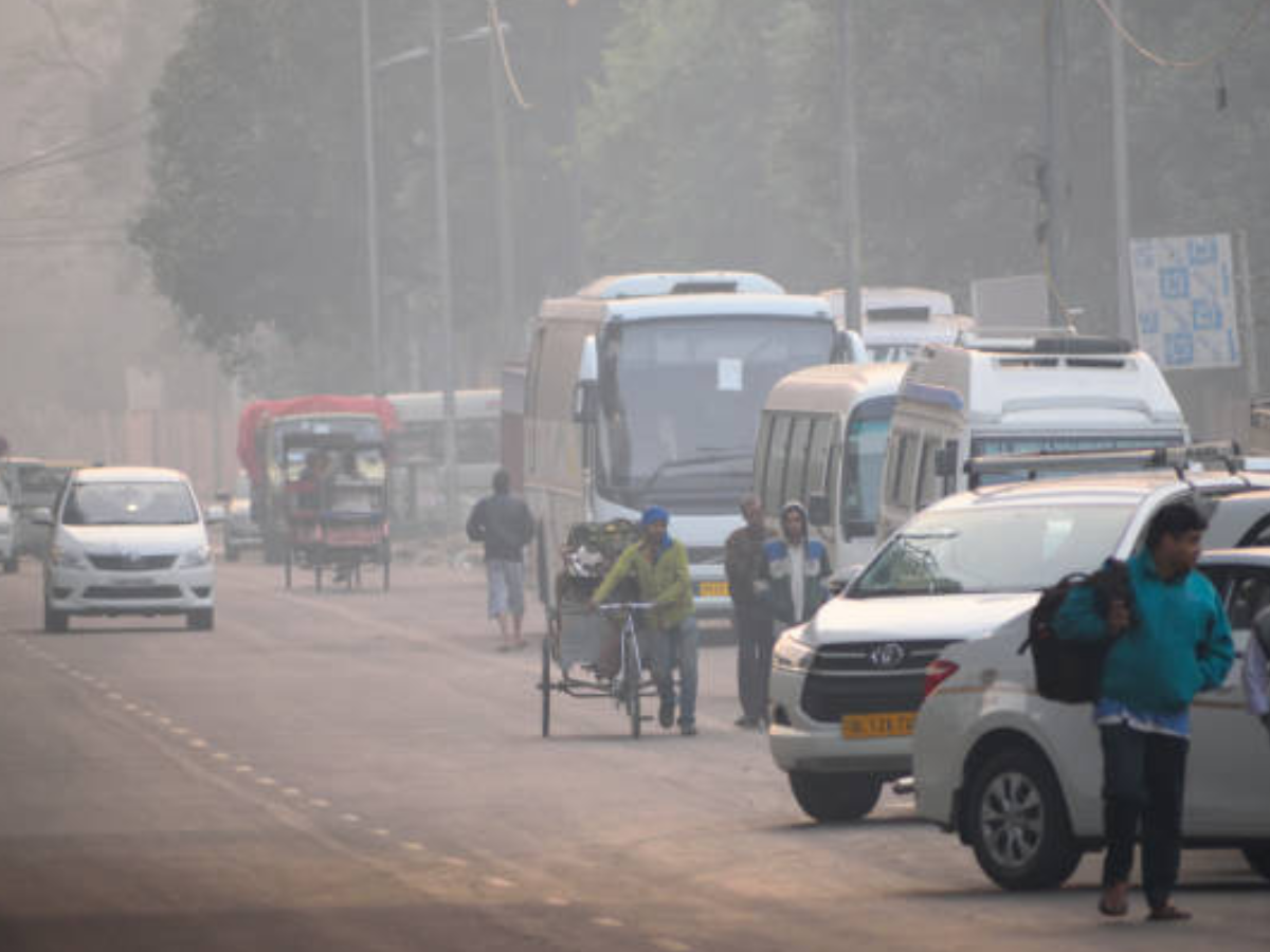Air Pollution: देश के 72 फीसदी शहरों की हवा जहरीली, 12 जगहों पर AQI 300 पार