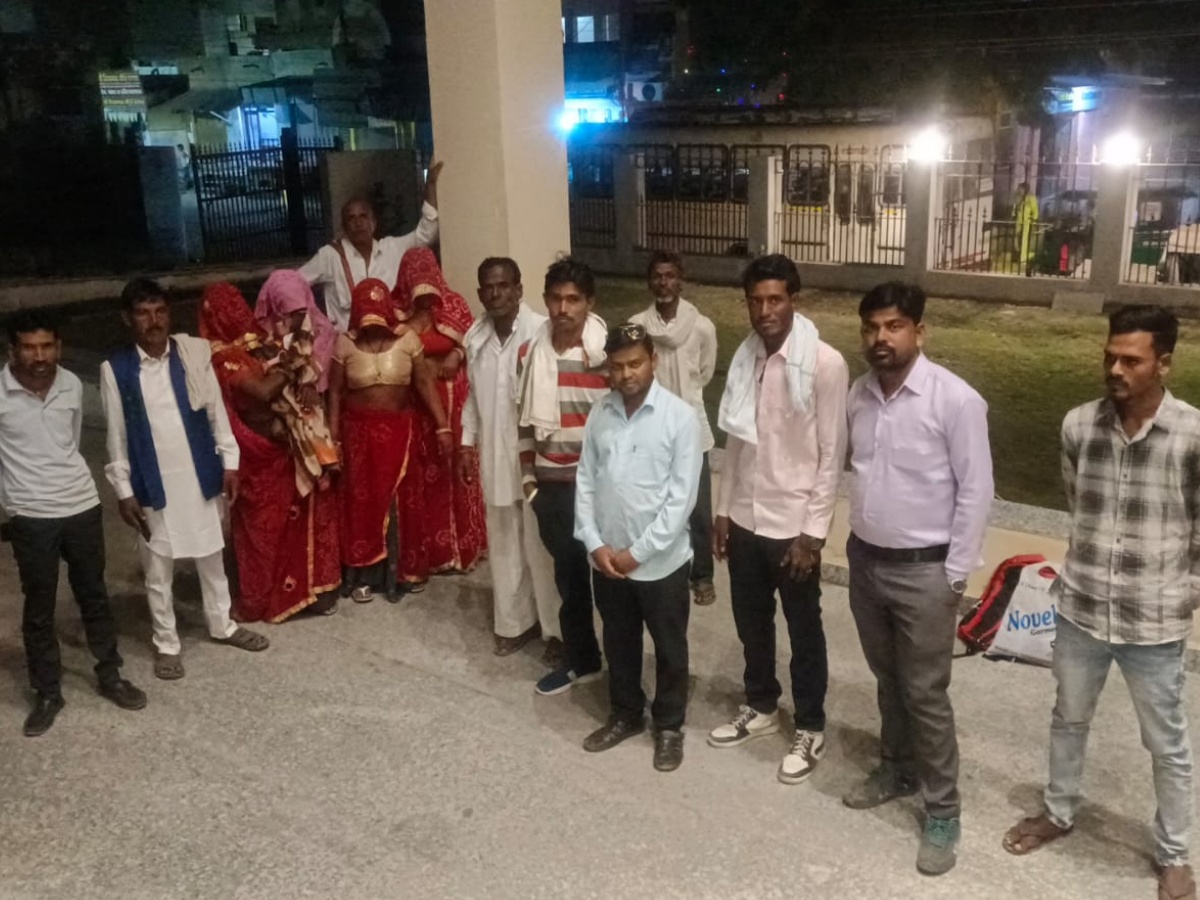 Churu News: तीन लोगों पर घर में घुसकर मारपीट करने का आरोप, पुलिस ने दर्ज की शिकायत Churu News: तीन लोगों पर घर में घुसकर मारपीट करने का आरोप, पुलिस ने दर्ज की शिकायत