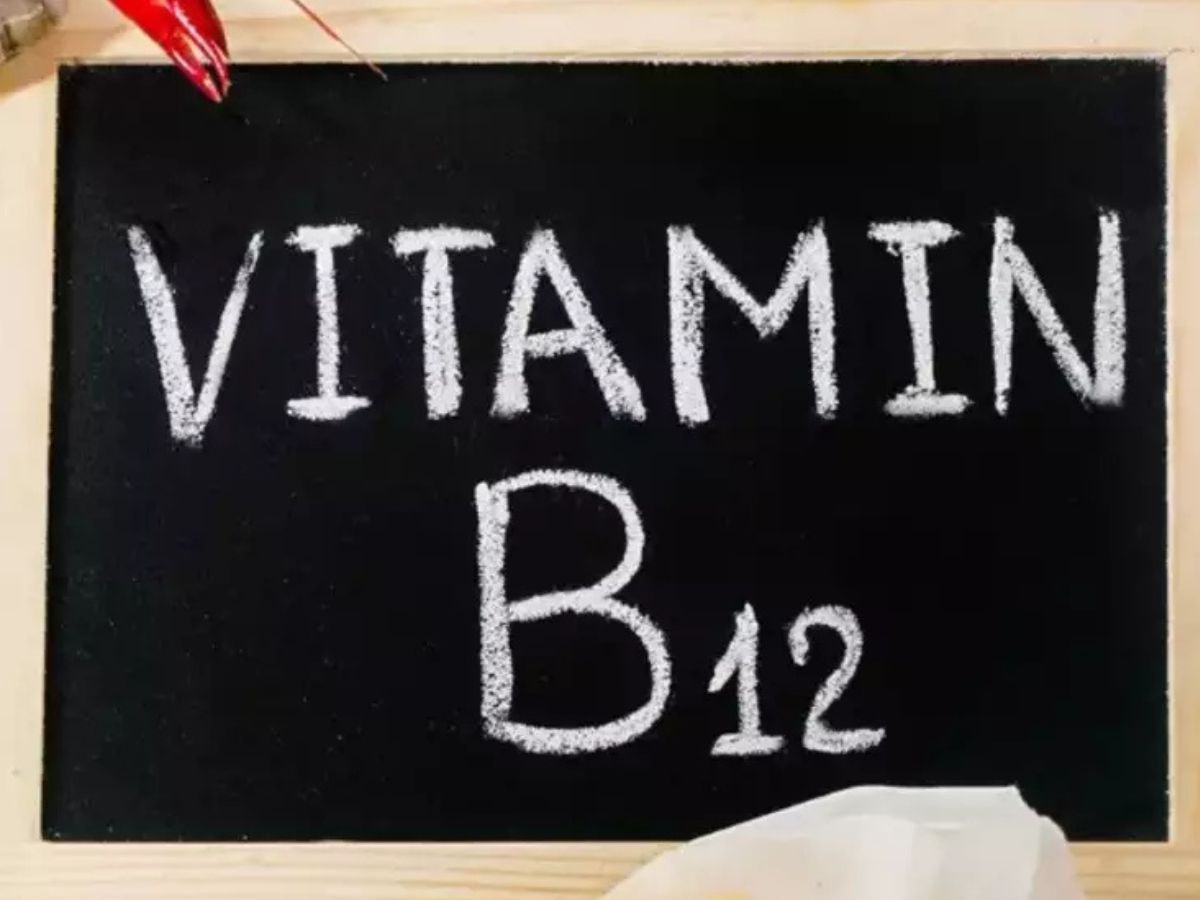 Vitamin B12 Deficiency: विटामिन बी12 की कमी से शरीर अंदर से हो जाता है खोखला! तुरंत खाना शुरू करें 5 शाकाहारी फूड