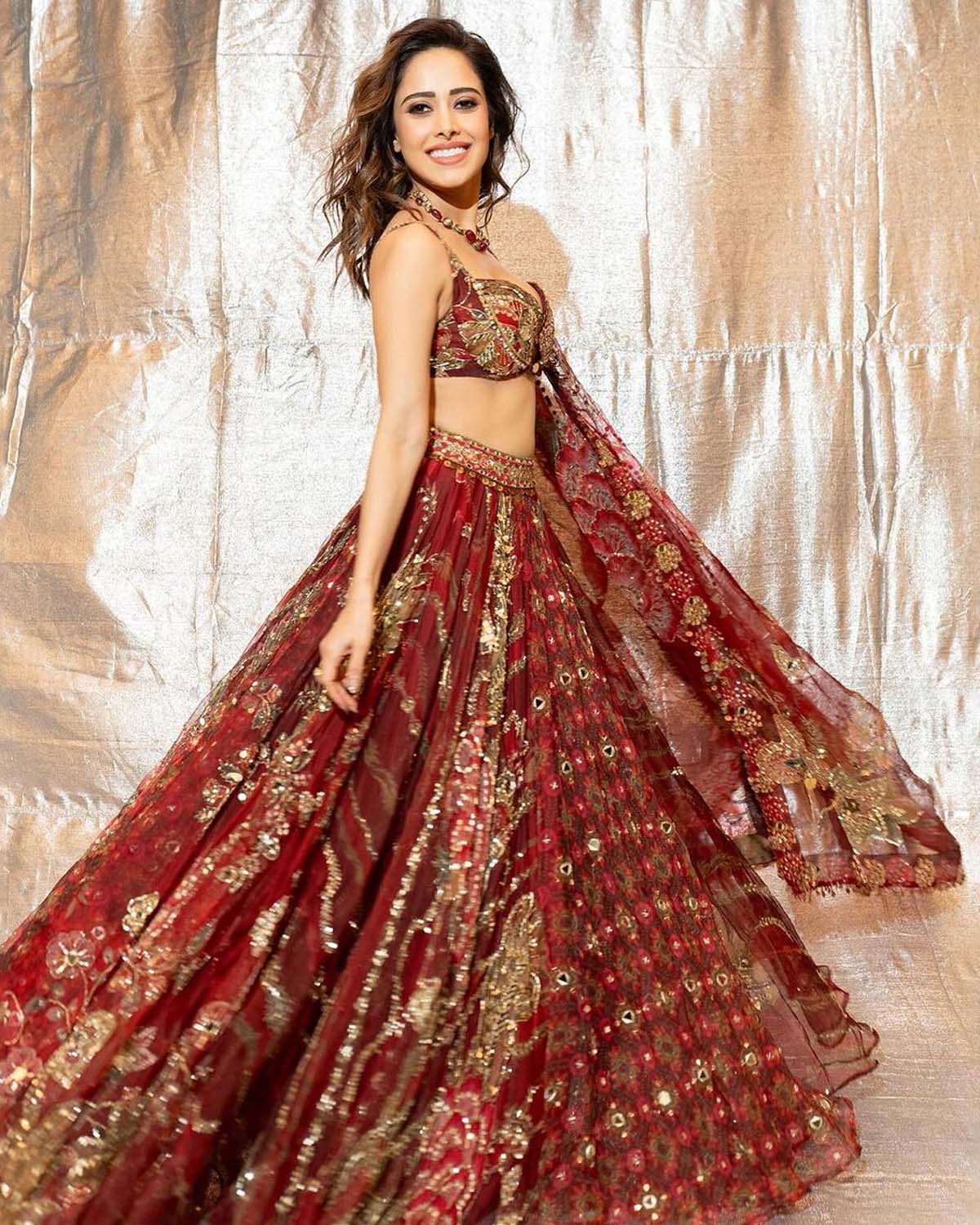 परफार्म करना है