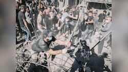 Israel Hezbollah War: इजरायली हमले में लेबनान के कई शहर खंडहर में तब्दील, 33 की मौत
