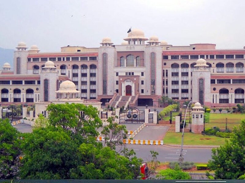 अयूब खान ने कराया था निर्माण: