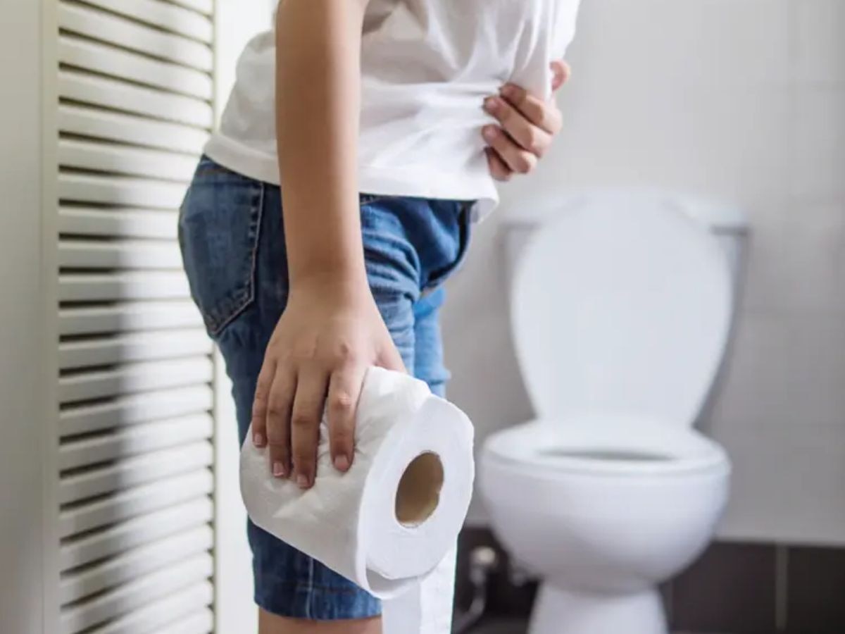 Constipation: सुबह-सुबह टॉयलेट में बिताना पड़ता है ज्यादा टाइम? तो उठते ही कर लें ये एक काम, कब्ज की दिक्कत होगी दूर