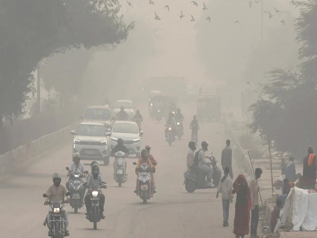 Delhi Smog: स्मोग की चादर से ढका दिल्ली, NOIDA में 1133 पहुंचा AQI