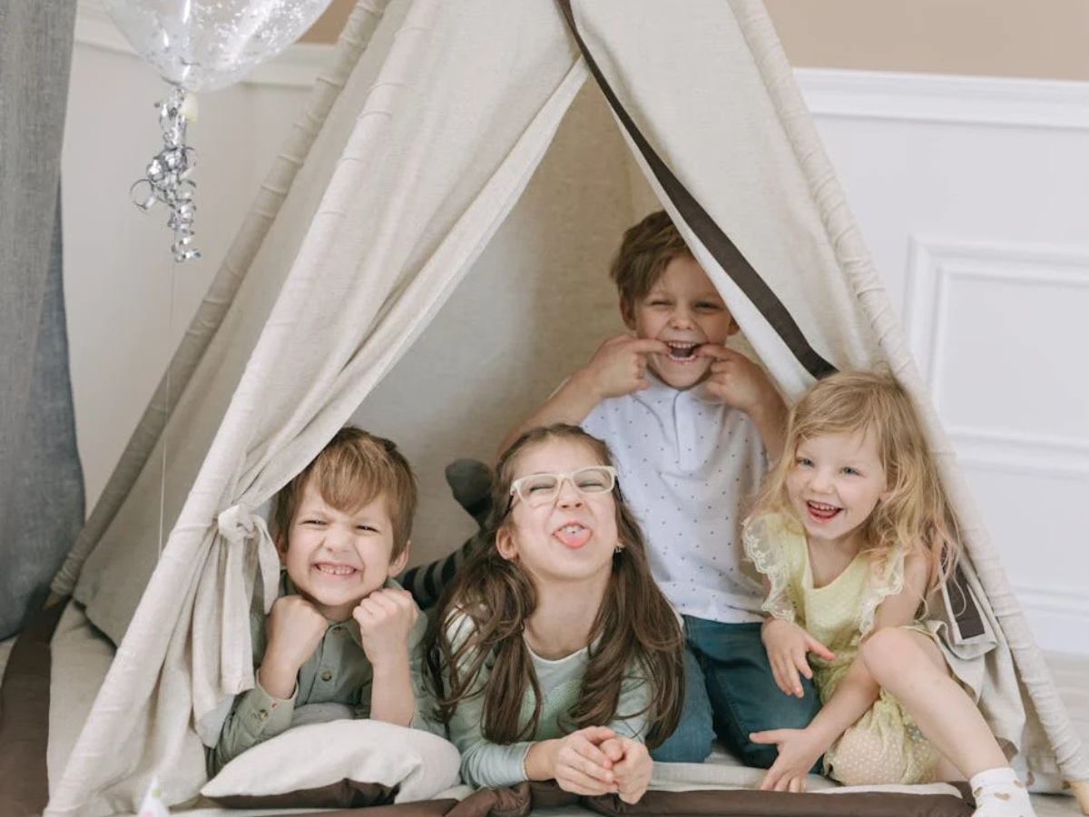 Children's Day 2024 Wishes: बच्चों की हंसी से महकती है दुनिया, उनकी मासूमियत ...इन बधाई संदेशों से अपने बच्चे को महसूस कराएं खास