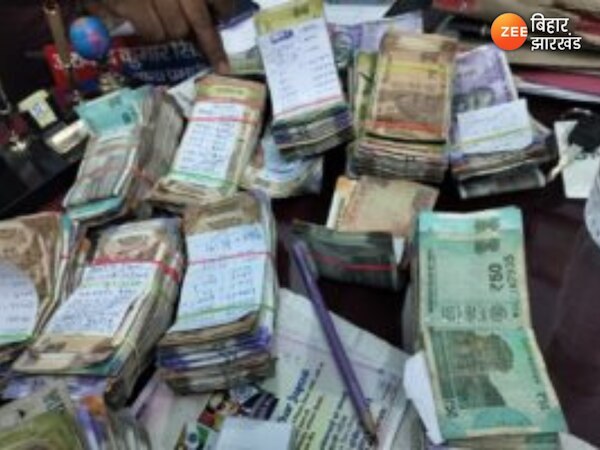 Jharkhand News: झारखंड में आयकर विभाग की कार्रवाई, स्टेपनी में छुपे थे लाखों रुपए