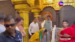 Shirdi Sai Baba मंदिर में दर्शन करने पहुंची Congress नेता Priyanka Gandhi Vadra