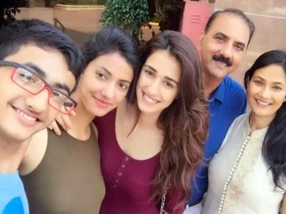 Disha Patani के पिता पूर्व पुलिस ऑफिसर जग्दीश के साथ बड़ा फ्रॉड, जानें मामला Disha Patani के पिता पूर्व पुलिस ऑफिसर जग्दीश के साथ बड़ा फ्रॉड, जानें मामला