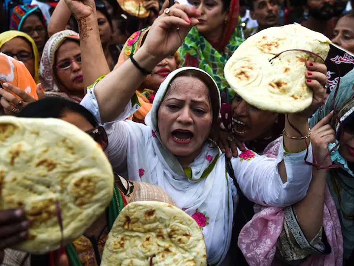 पाकिस्तान को बड़ा झटका, IMF की च‍िंता से खटाई में पड़ सकता है 7 अरब डॉलर का बेलआउट पैकेज