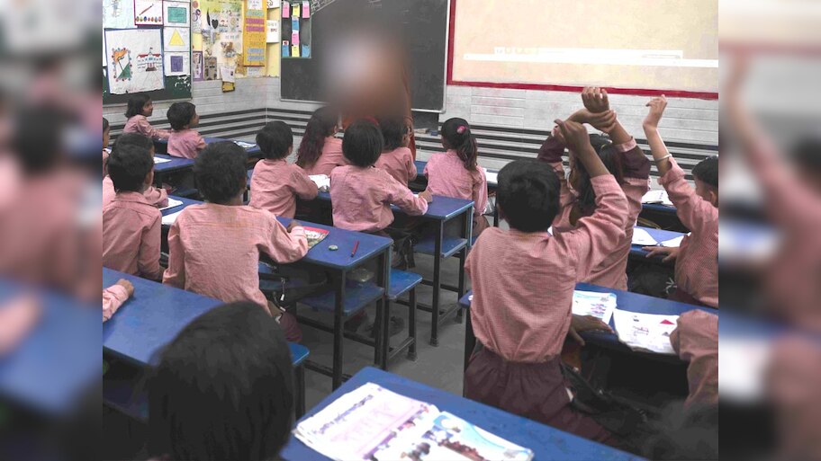  सरकारी स्कूल की महिला टीचर ने ली 2277 छुट्टियाँ; कयामत तक कोई तोड़ नहीं पाएगा रिकॉर्ड! 