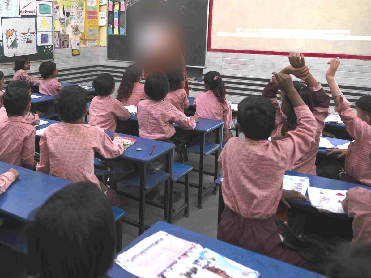 सरकारी स्कूल की महिला टीचर ने ली 2277 छुट्टियाँ; कयामत तक कोई तोड़ नहीं पाएगा रिकॉर्ड! सरकारी स्कूल की महिला टीचर ने ली 2277 छुट्टियाँ; कयामत तक कोई तोड़ नहीं पाएगा रिकॉर्ड!