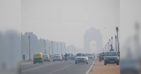 Delhi Pollution: 500 पार पहुंचा दिल्ली NCR का AQI,जहरीली हवा में सांस लेना हुआ मुश्किल
