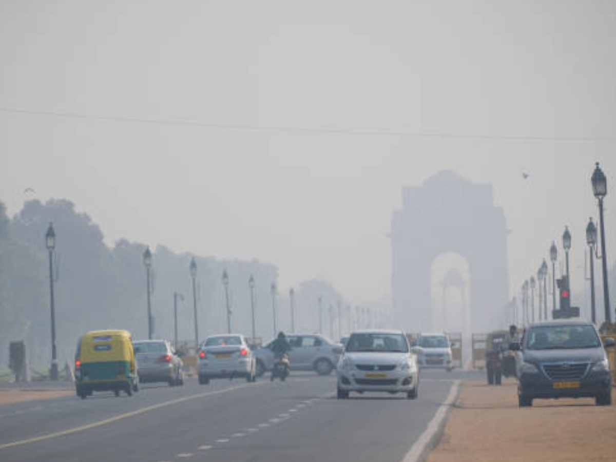 Delhi Pollution: 500 पार पहुंचा दिल्ली NCR का AQI,जहरीली हवा में सांस लेना हुआ मुश्किल