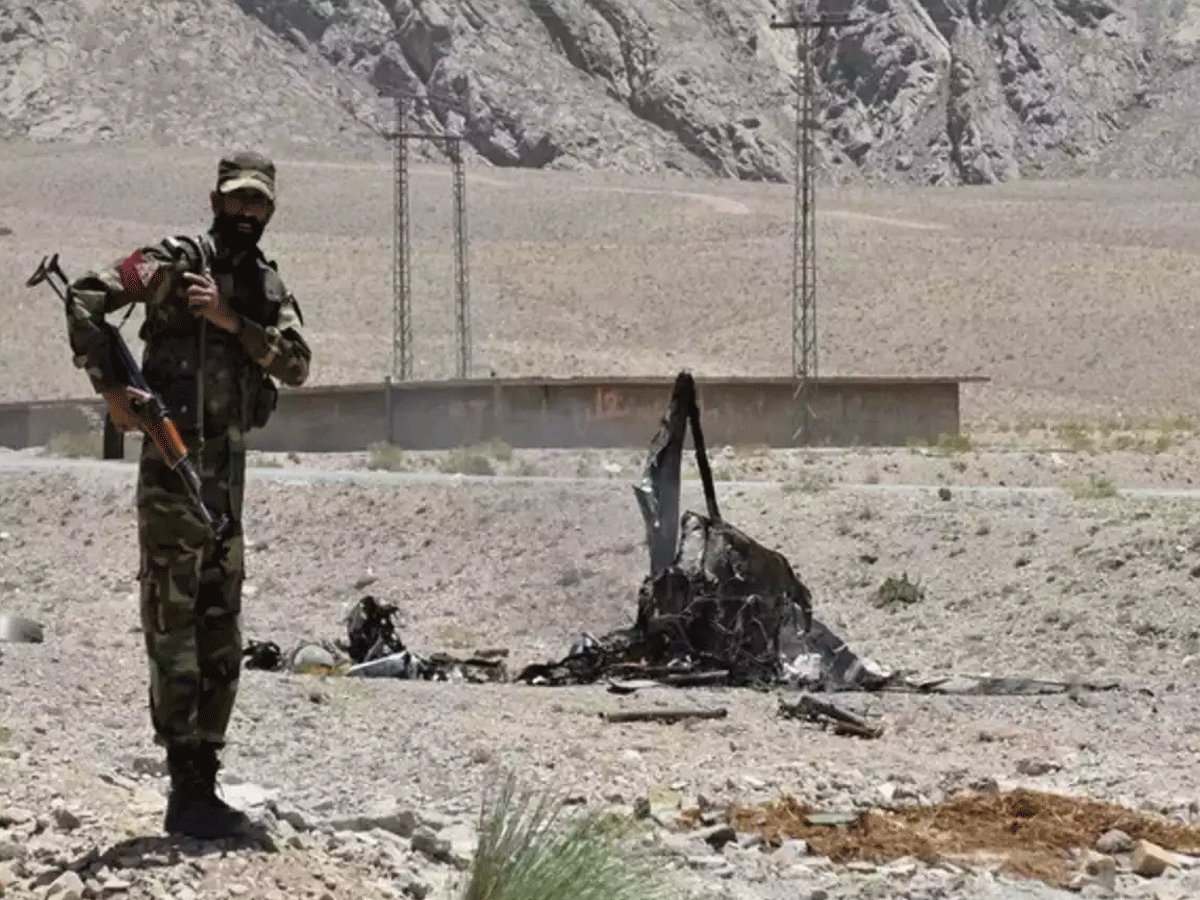 पाकिस्तानी सेना ने लश्कर-ए-इस्लाम के 2 कमांडर समेत 9 को किया ढेर, 8 सुरक्षाकर्मियों की भी मौत पाकिस्तानी सेना ने लश्कर-ए-इस्लाम के 2 कमांडर समेत 9 को किया ढेर, 8 सुरक्षाकर्मियों की भी मौत
