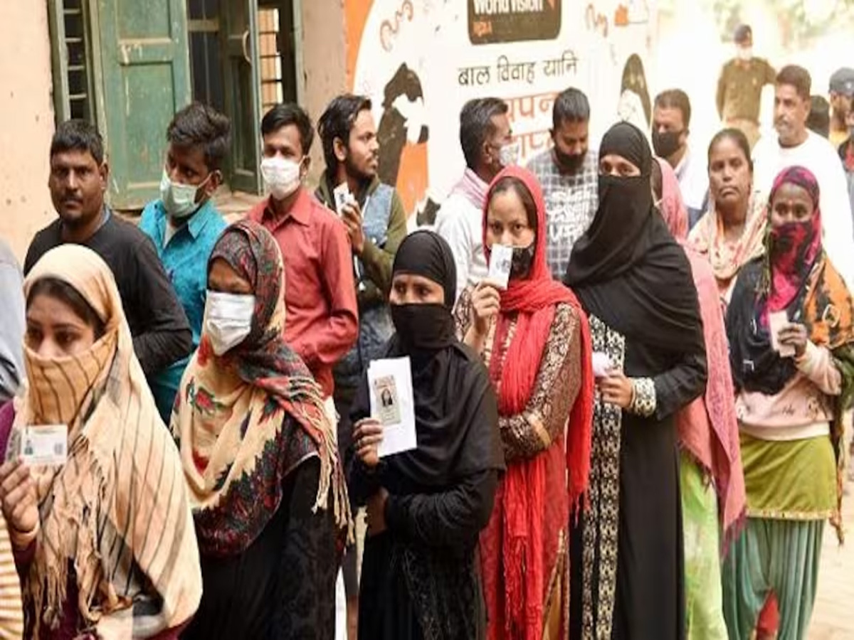 UP Burqa: उपचुनाव से पहले बुर्का पर जंग, सपा ने लिखा चुनाव आयोग को खत UP Burqa: उपचुनाव से पहले बुर्का पर जंग, सपा ने लिखा चुनाव आयोग को खत